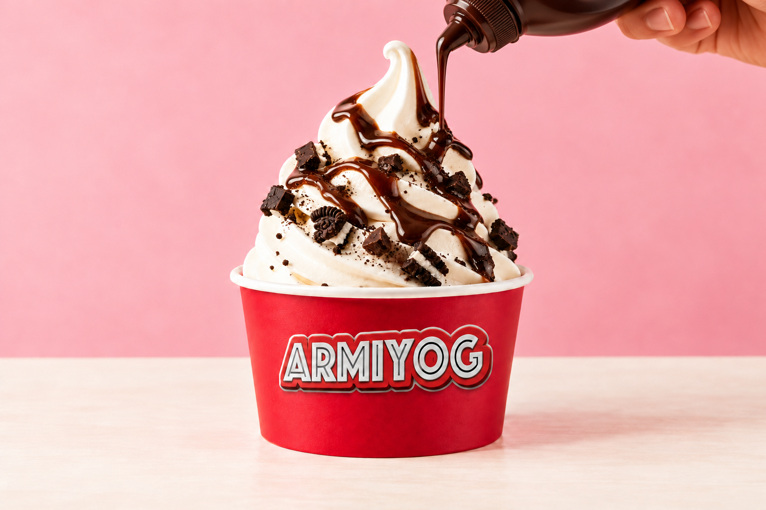 Salsa sobre yogur helado Armi-Yog